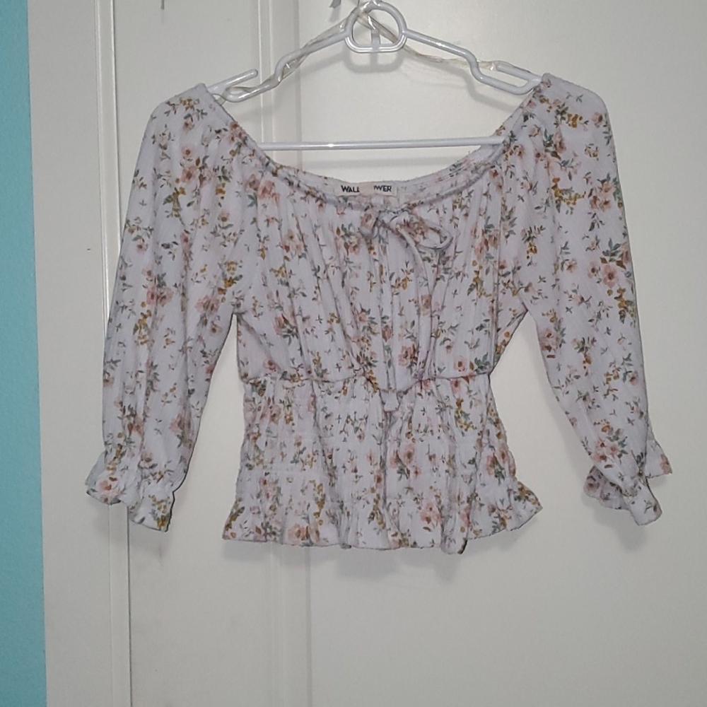 Floral flowy arm top